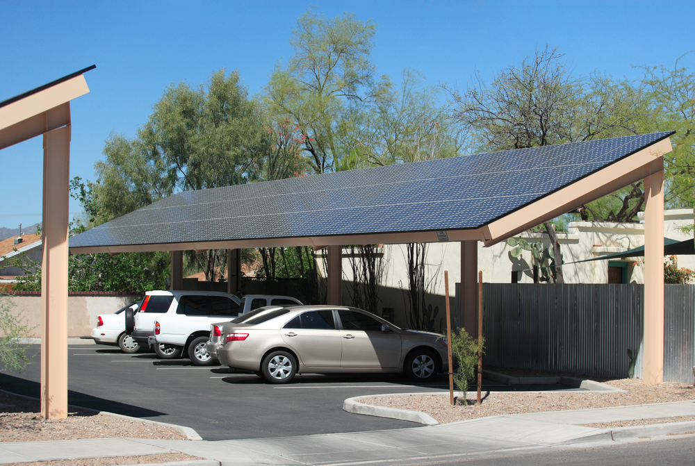 Quel est l’intérêt des panneaux photovoltaïques pour la recharge de voiture ?